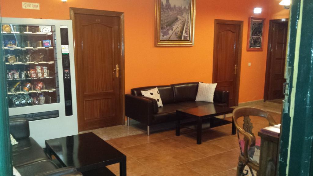Hostal Rico Madrid Extérieur photo