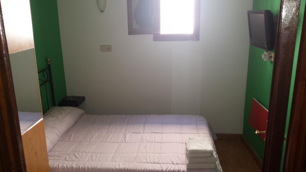 Hostal Rico Madrid Extérieur photo
