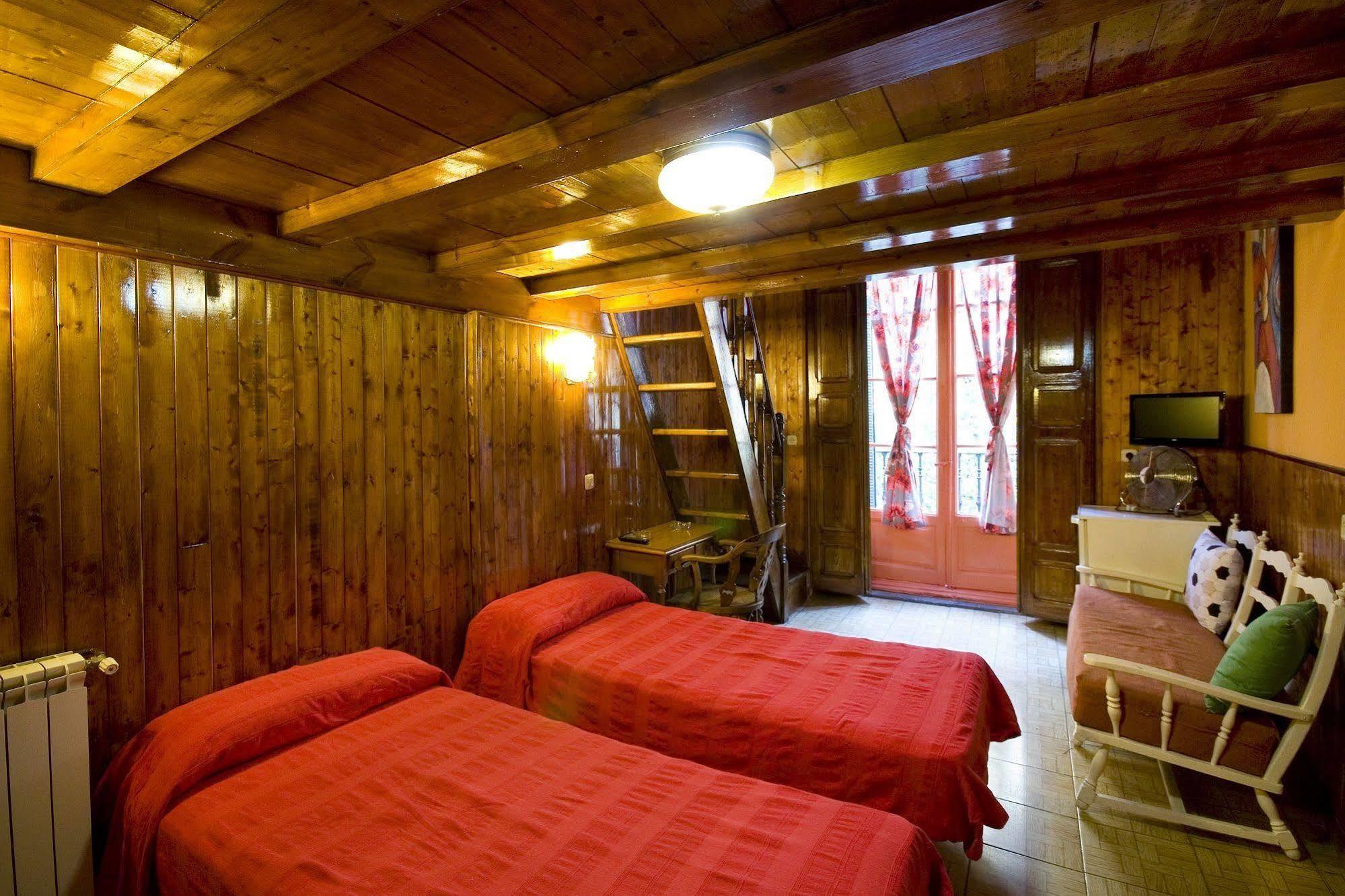 Hostal Rico Madrid Extérieur photo