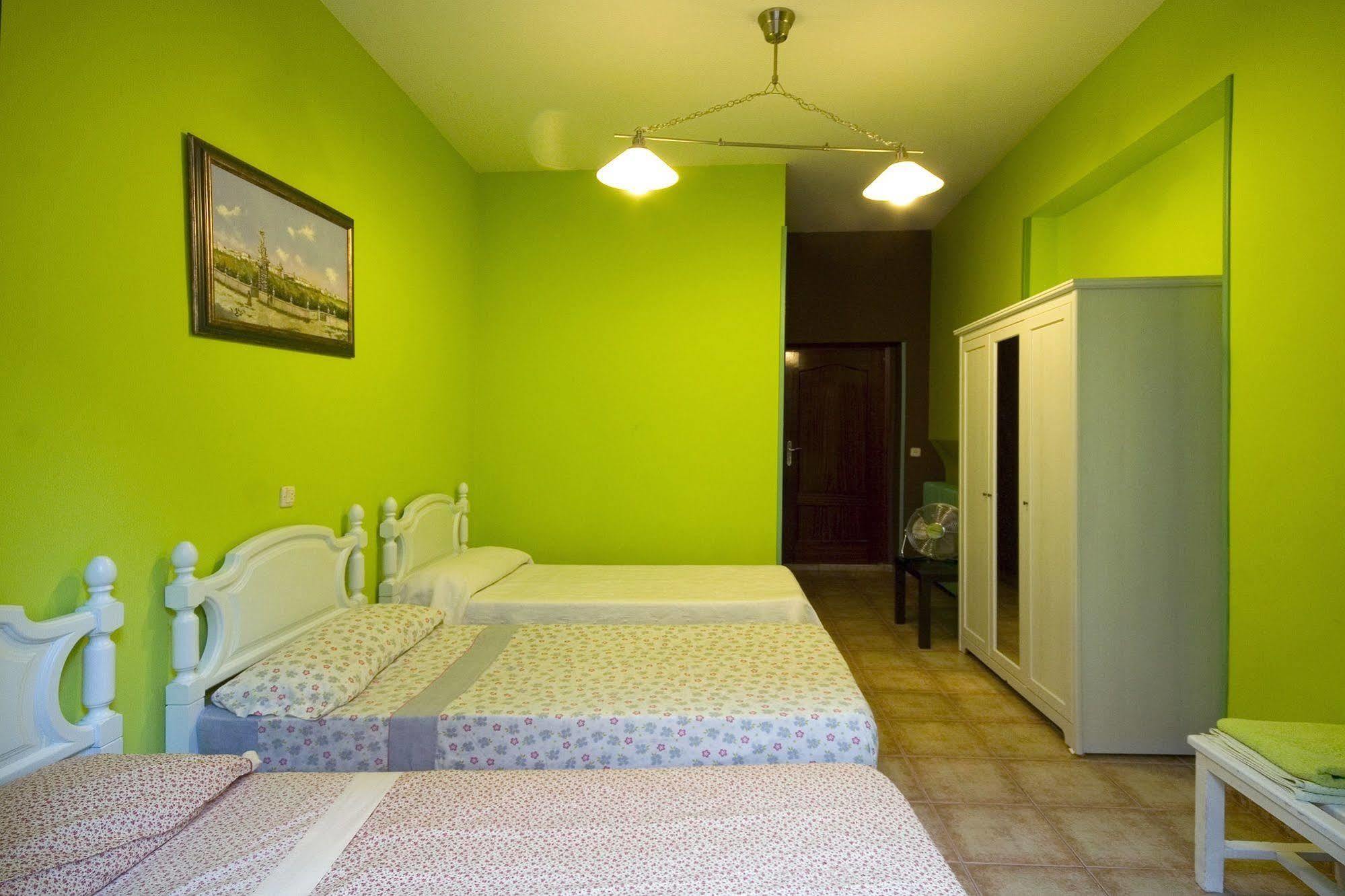 Hostal Rico Madrid Extérieur photo